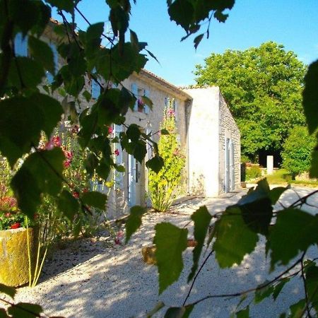 Chambres D'Hotes Domaine Le Fragnaud Saint-Porchaire Exterior photo