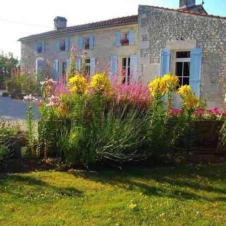 Chambres D'Hotes Domaine Le Fragnaud Saint-Porchaire Exterior photo