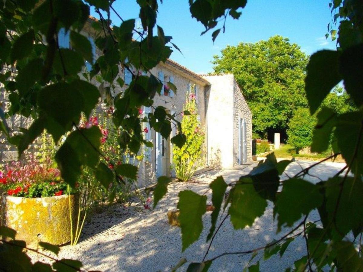 Chambres D'Hotes Domaine Le Fragnaud Saint-Porchaire Exterior photo