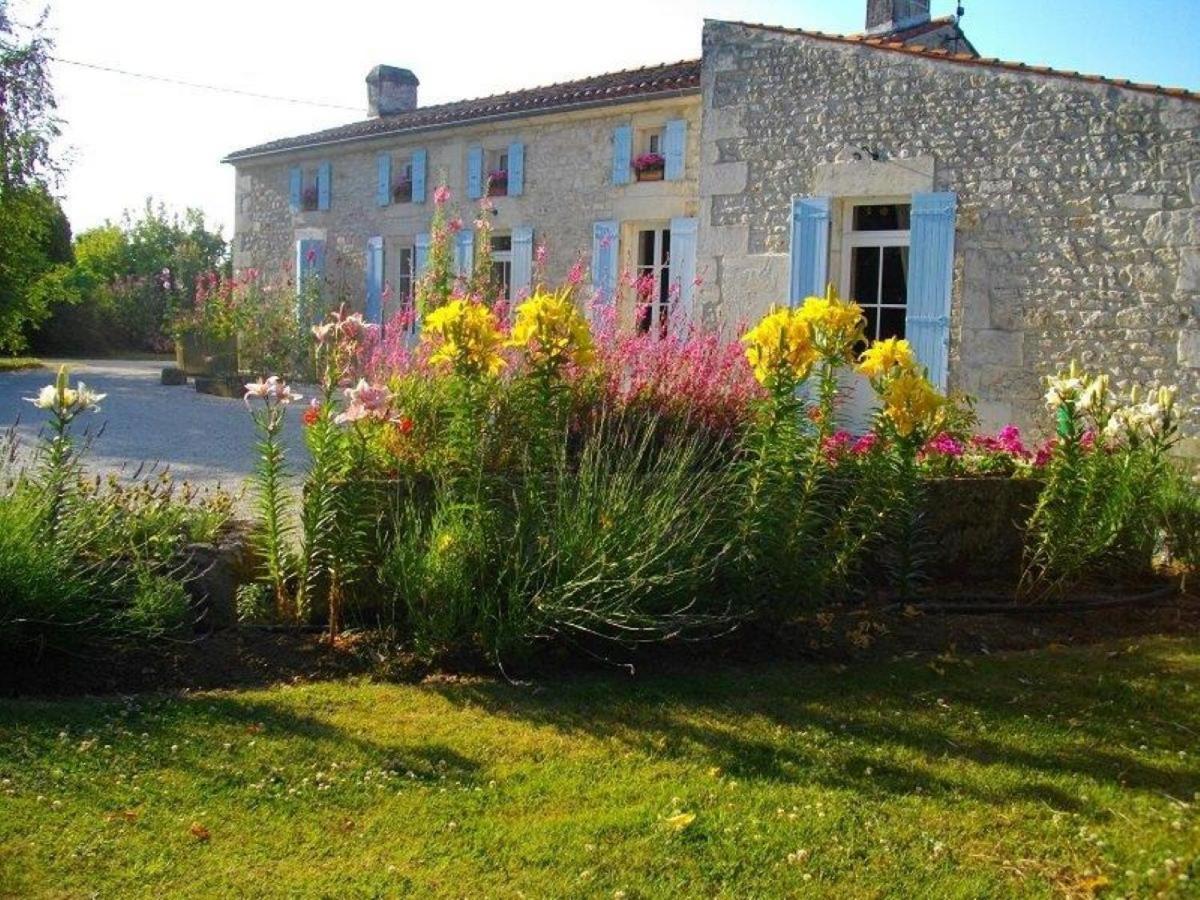 Chambres D'Hotes Domaine Le Fragnaud Saint-Porchaire Exterior photo